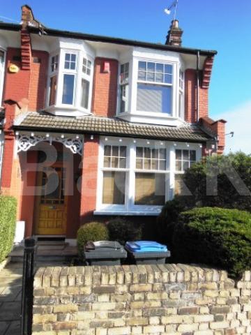 			End Of Terrace !, 3 Bedroom, 1 bath, 1 reception End Terraced House			 Shrewsbury Road, Bounds Green
