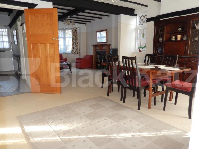 			LET, 3 Bedroom, 1 bath, 1 reception House			 Princes Gardens, West Acton