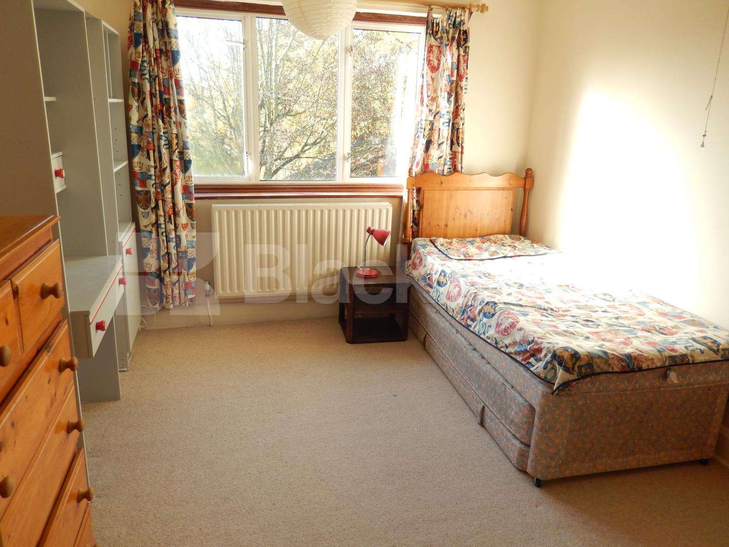 			LET, 3 Bedroom, 1 bath, 1 reception House			 Princes Gardens, West Acton