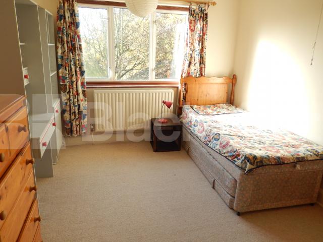 			LET, 3 Bedroom, 1 bath, 1 reception House			 Princes Gardens, West Acton