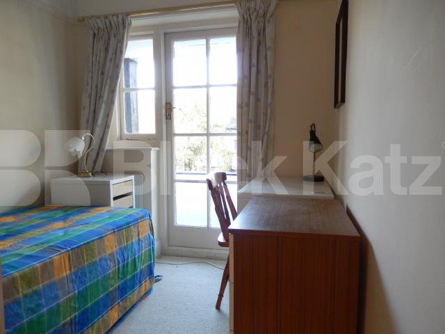 			LET, 3 Bedroom, 1 bath, 1 reception House			 Princes Gardens, West Acton