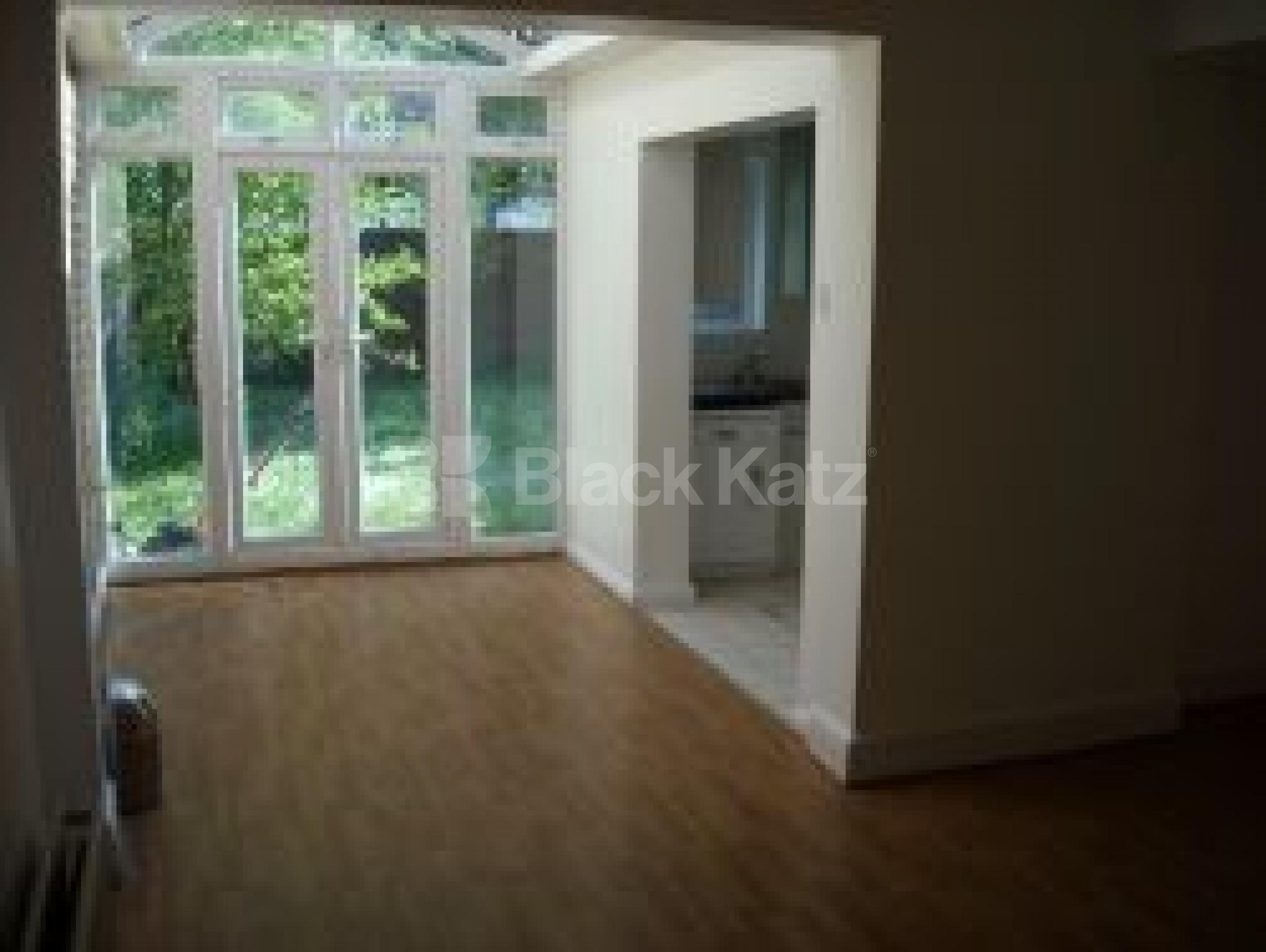 			UNDER OFFER , 5 Bedroom, 1 bath, 1 reception House			 Links Road, Tooting SW17