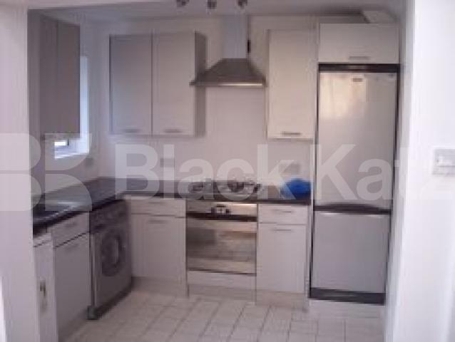 			UNDER OFFER , 5 Bedroom, 1 bath, 1 reception House			 Links Road, Tooting