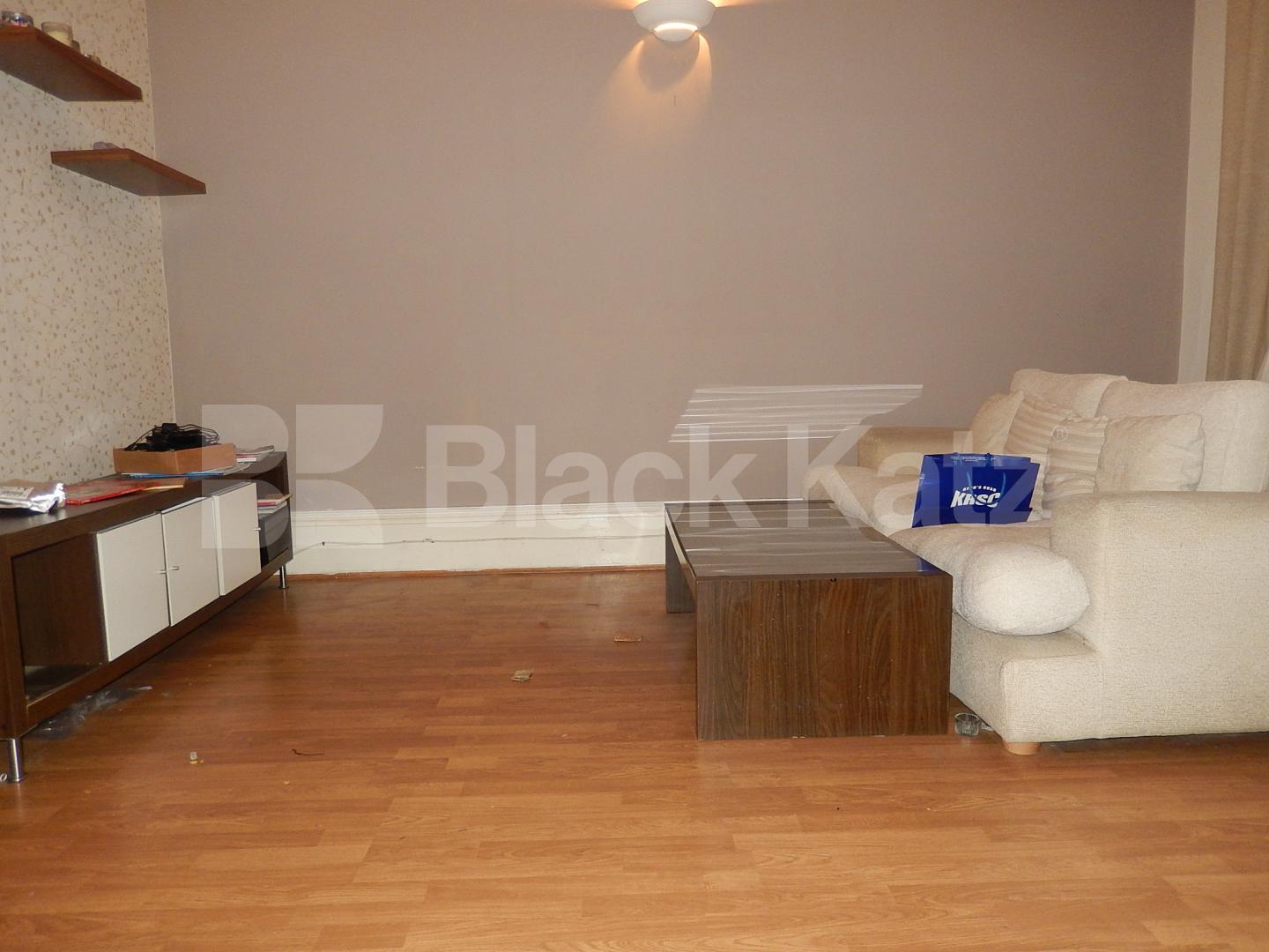 			NEW INSTRUCTION, 2 Bedroom, 1 bath, 1 reception Flat			 Earls Court Road, Earls Court