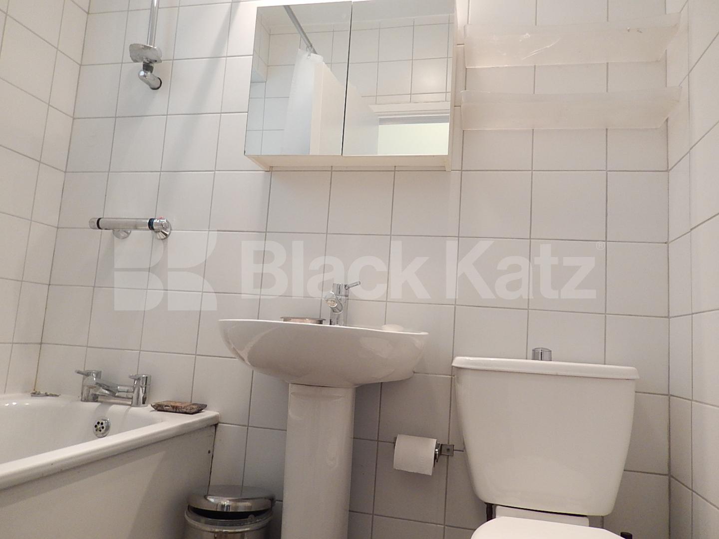 			UNDER OFFER , 1 Bedroom, 1 bath, 1 reception Flat			 Hamlet Gardens, Ravenscourt Park/Hammersmith