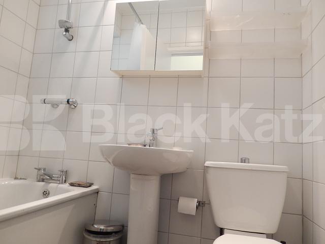 			UNDER OFFER , 1 Bedroom, 1 bath, 1 reception Flat			 Hamlet Gardens, Ravenscourt Park/Hammersmith