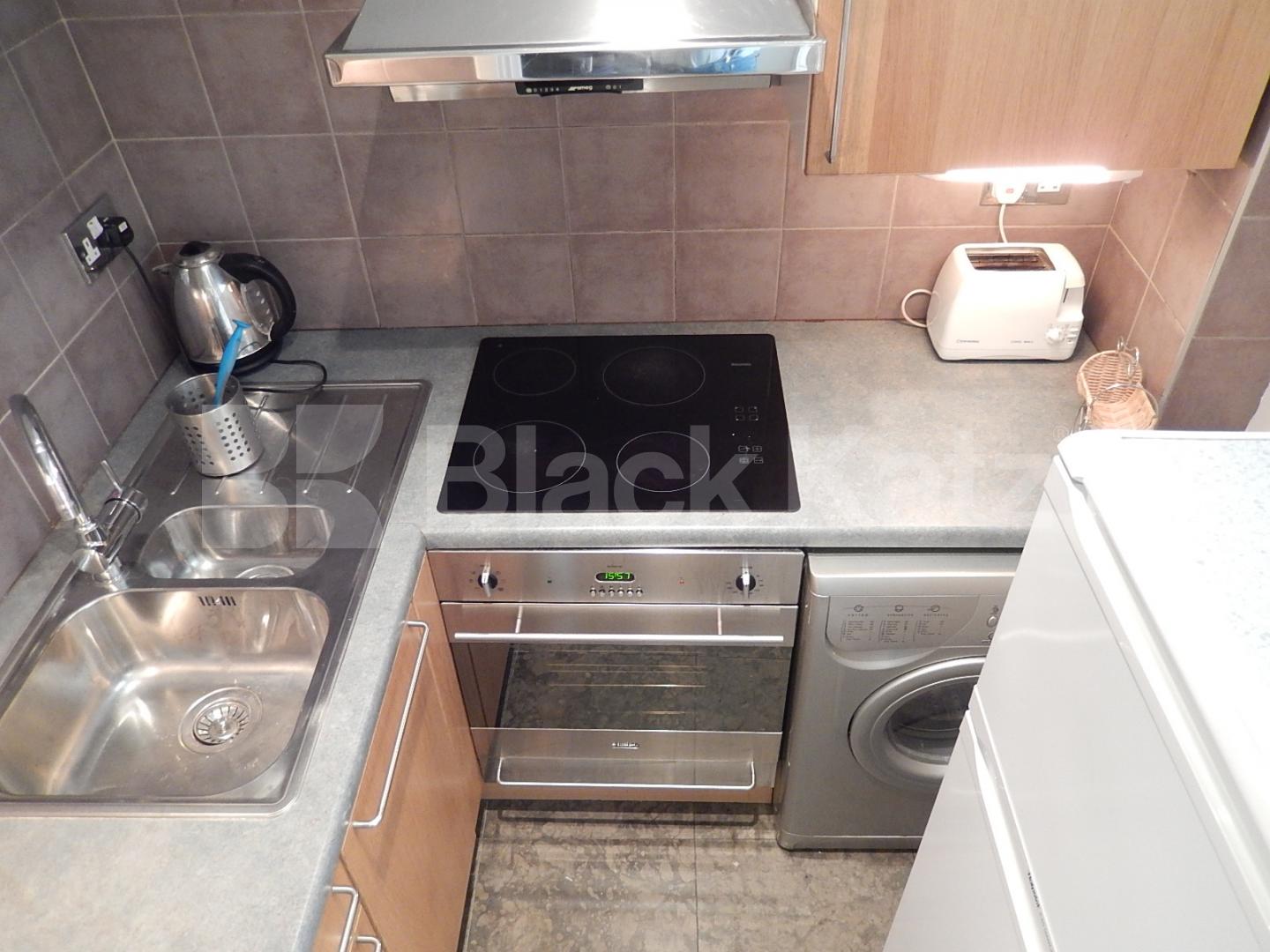 			UNDER OFFER , 1 Bedroom, 1 bath, 1 reception Flat			 Hamlet Gardens, Ravenscourt Park/Hammersmith