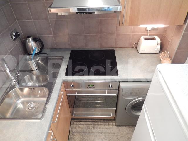 			UNDER OFFER , 1 Bedroom, 1 bath, 1 reception Flat			 Hamlet Gardens, Ravenscourt Park/Hammersmith