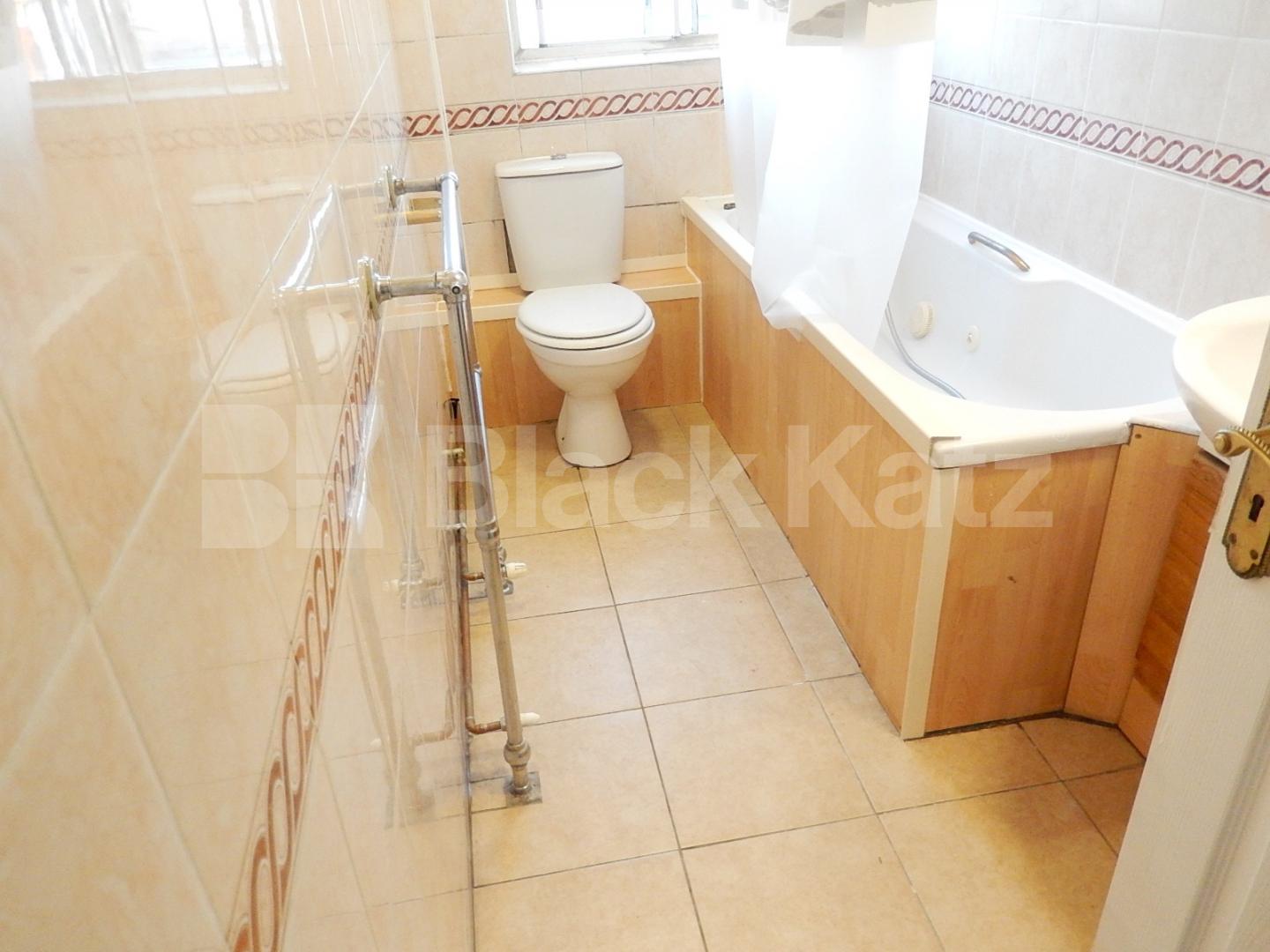 			NEW INSTRUCTION INCLUSIVE OF HEATING AND HOT WATER, 3 Bedroom, 1 bath, 1 reception Flat			 Edith Villas, WEST KENSINGTON 