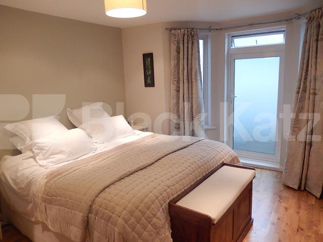 			LET, 2 Bedroom, 1 bath, 1 reception Flat			 Coningham Road , Shepherds Bush