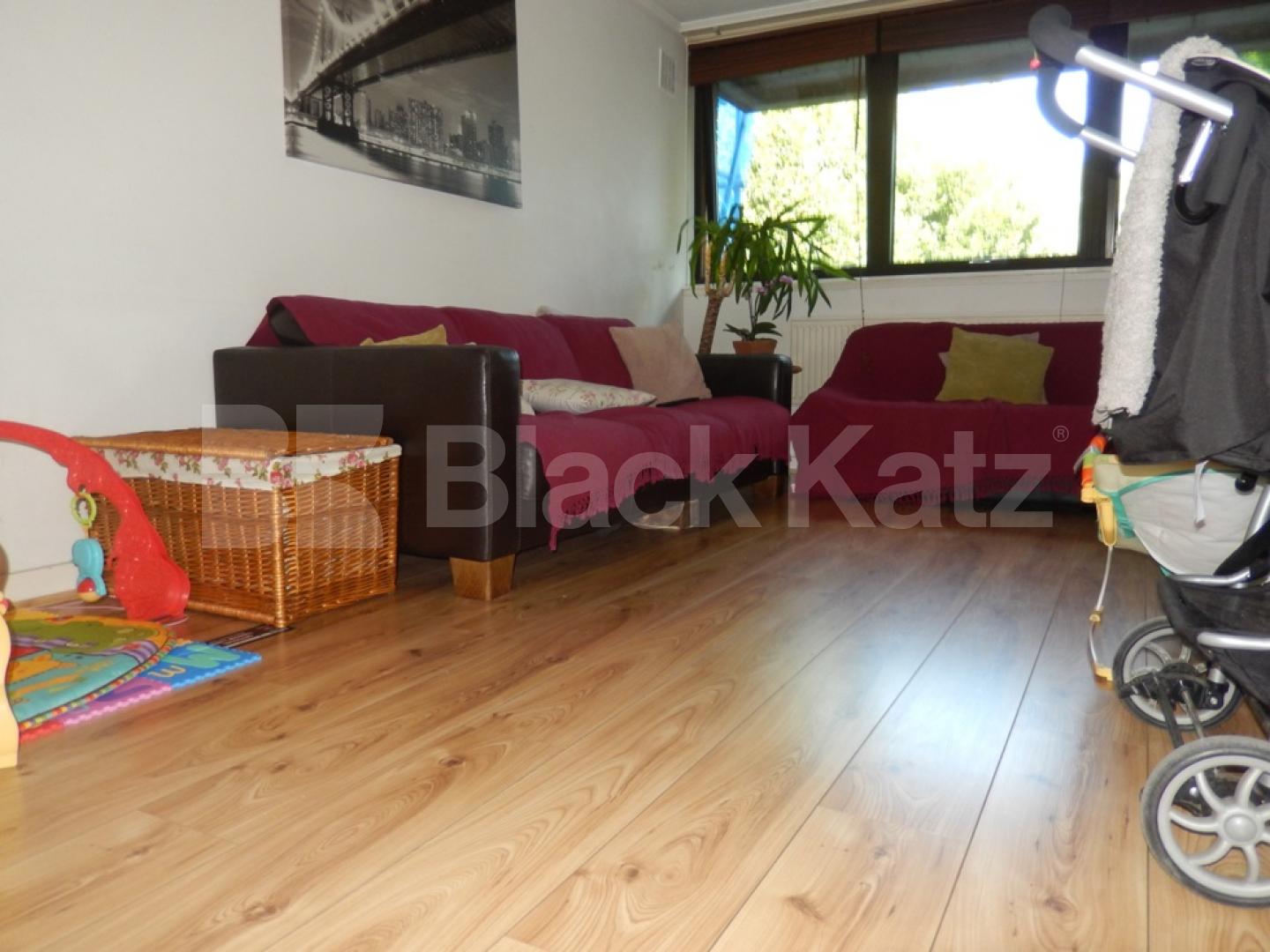 			INCLUSIVE OF HEATING AND HOT WATER, 2 Bedroom, 1 bath, 1 reception Maisonette			 Tavistock Crescent, Ladbroke Grove/Notting Hill