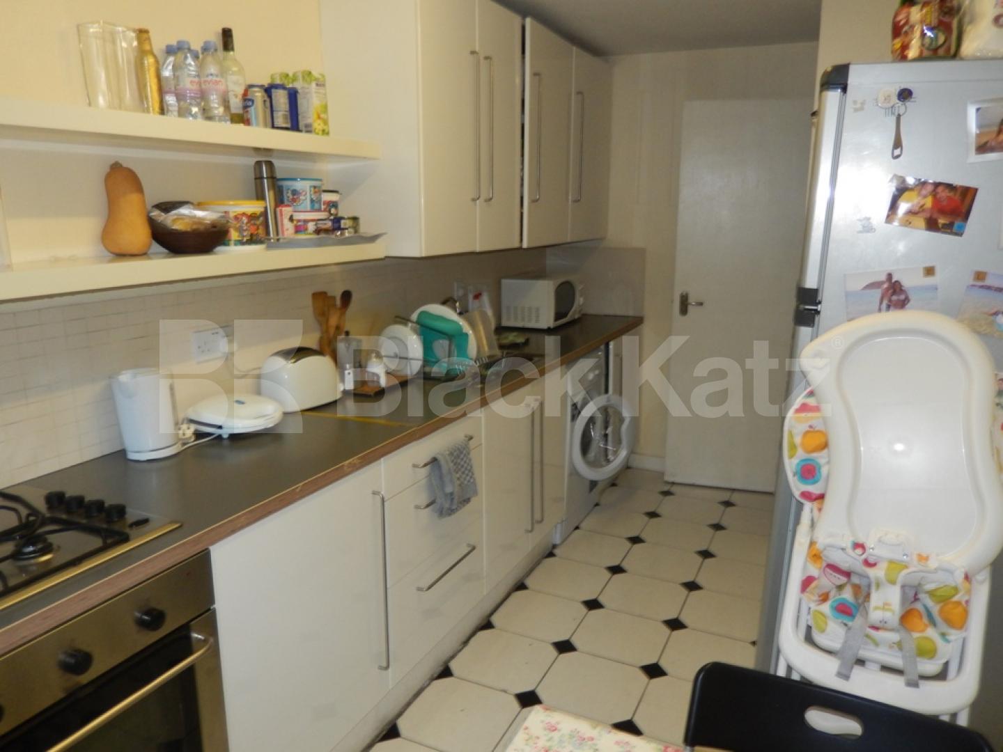 			INCLUSIVE OF HEATING AND HOT WATER, 2 Bedroom, 1 bath, 1 reception Maisonette			 Tavistock Crescent, Ladbroke Grove/Notting Hill