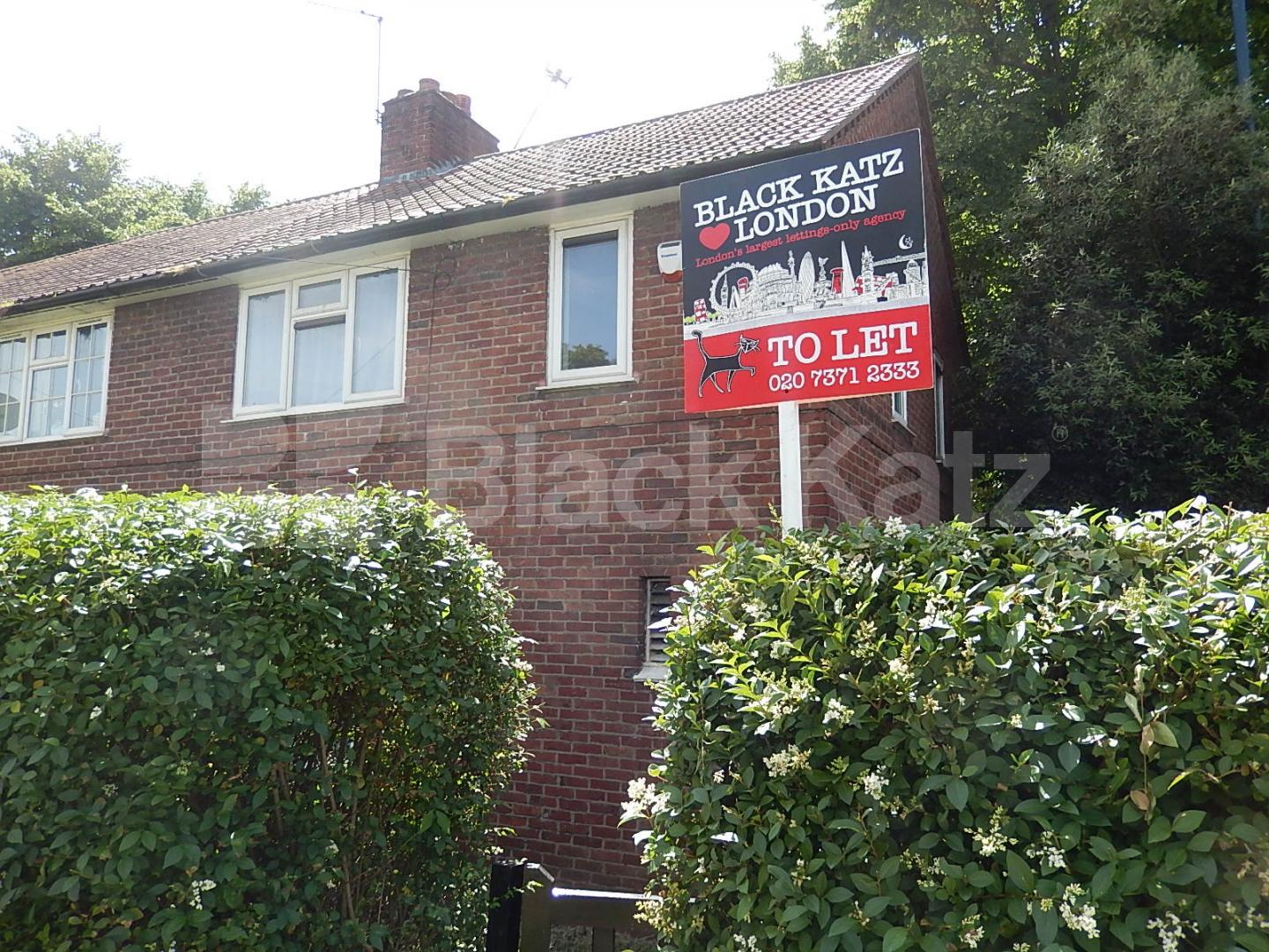 			NEW INSTRUCTION, 4 Bedroom, 1 bath, 1 reception House			 Westway, White City/Shepherds Bush