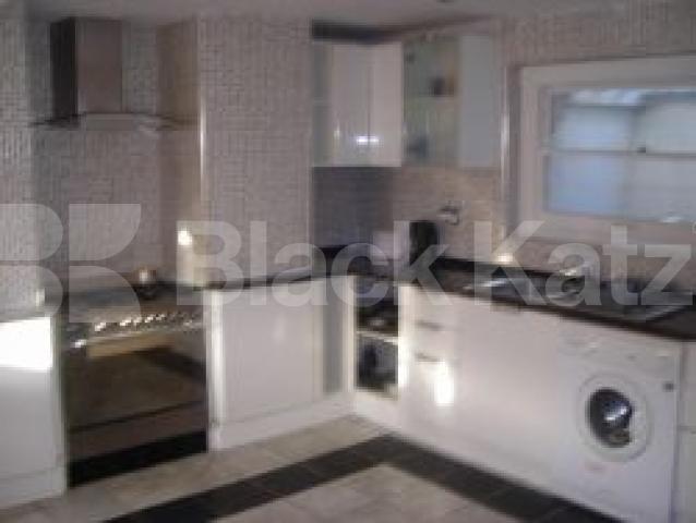 			3 Bedroom, 1 bath, 1 reception Flat			 Mornington Terrace, CAMDEN/REGENTS PARK NW1