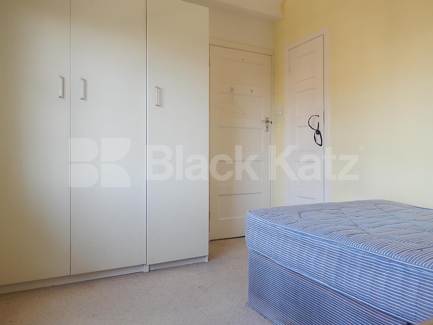 			INCLUSIVE OF HEATING AND HOT WATER, 3 Bedroom, 1 bath, 1 reception Flat			 The Grampians, Shepherds Bush