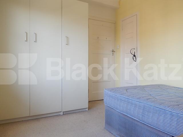 			INCLUSIVE OF HEATING AND HOT WATER, 3 Bedroom, 1 bath, 1 reception Flat			 The Grampians, Shepherds Bush