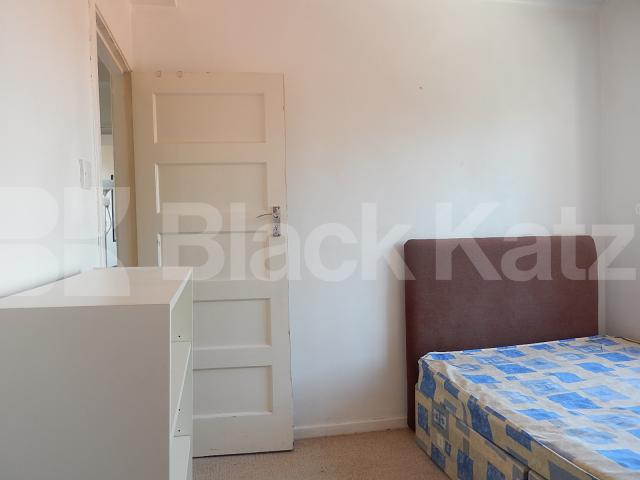 			INCLUSIVE OF HEATING AND HOT WATER, 3 Bedroom, 1 bath, 1 reception Flat			 The Grampians, Shepherds Bush