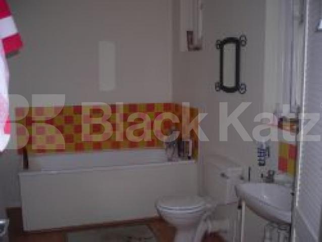 			NEW INSTRUCTION!, 1 Bedroom, 1 bath, 1 reception Flat			 Royal College Street, CAMDEN