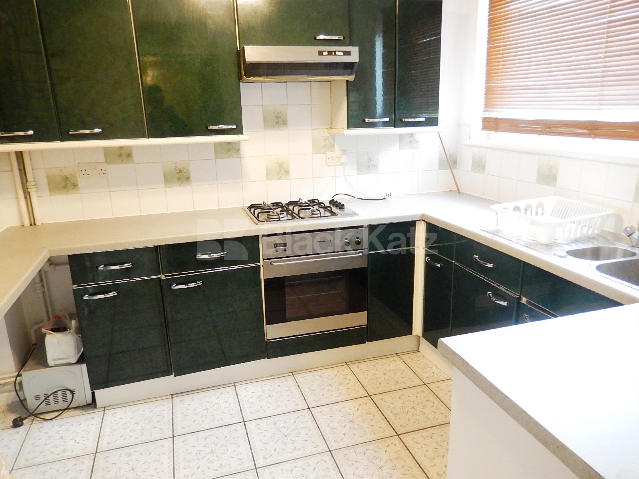 			NEW INSTRUCTION, 3 Bedroom, 1 bath, 1 reception Maisonette			 North End Road, West Kensington W14