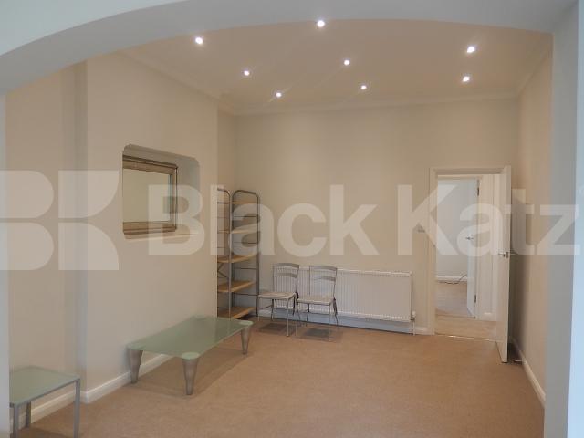 			NEW INSTRUCTIONS, 2 Bedroom, 1 bath, 1 reception Flat			 Mall Road, Hammersmith