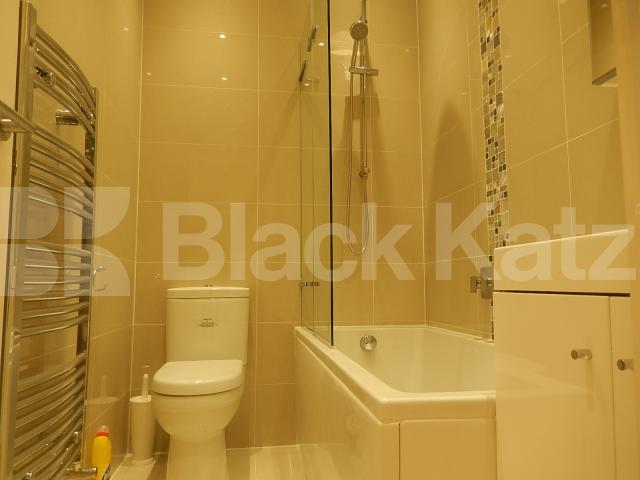 			NEW INSTRUCTIONS, 2 Bedroom, 1 bath, 1 reception Flat			 Mall Road, Hammersmith