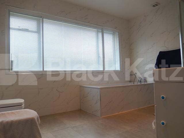 			NEW INSTRUCTION, 5 Bedroom, 1 bath, 1 reception House			 Corringway , North Ealing