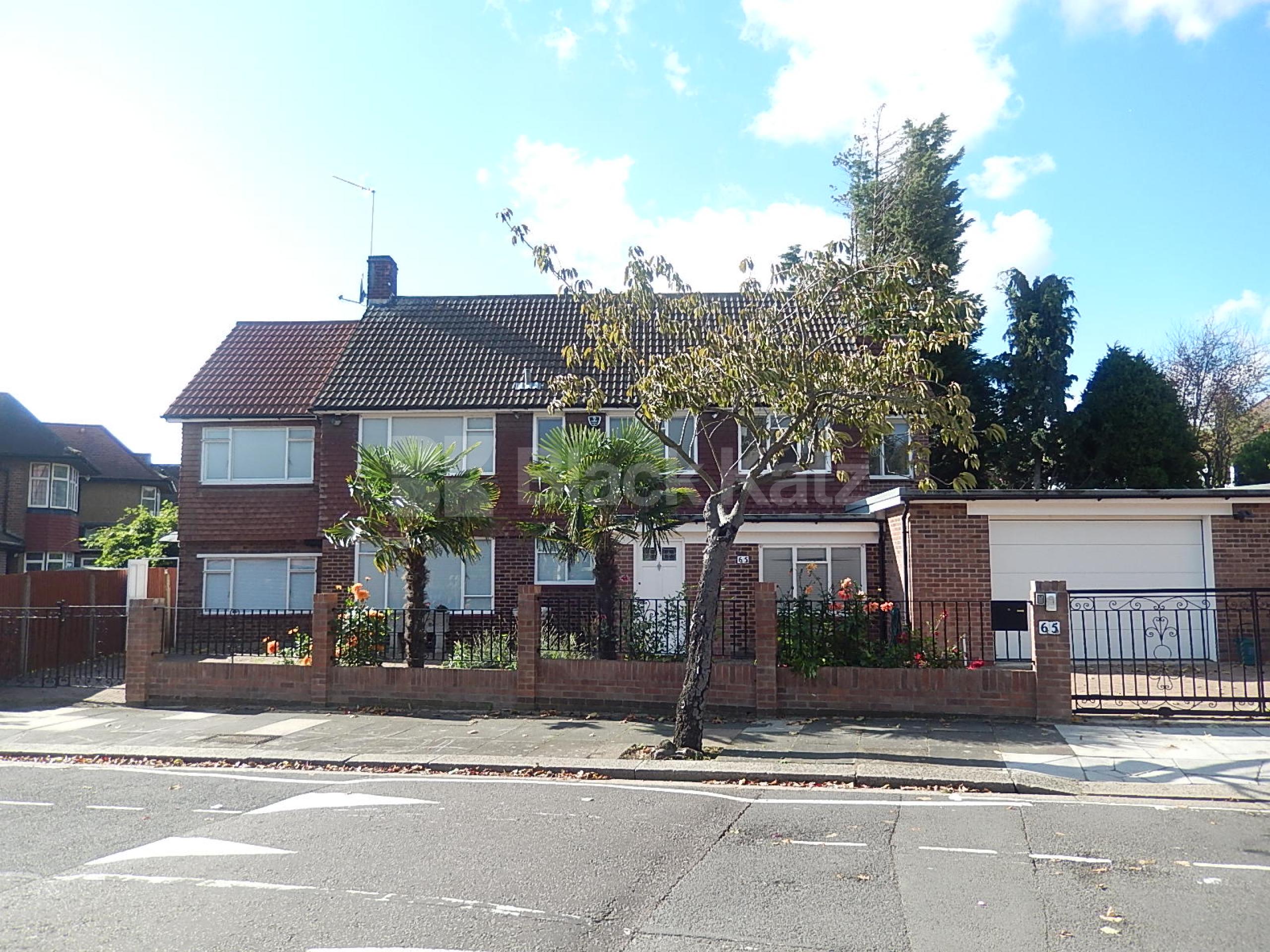 			NEW INSTRUCTION, 5 Bedroom, 1 bath, 1 reception House			 Corringway , North Ealing W5