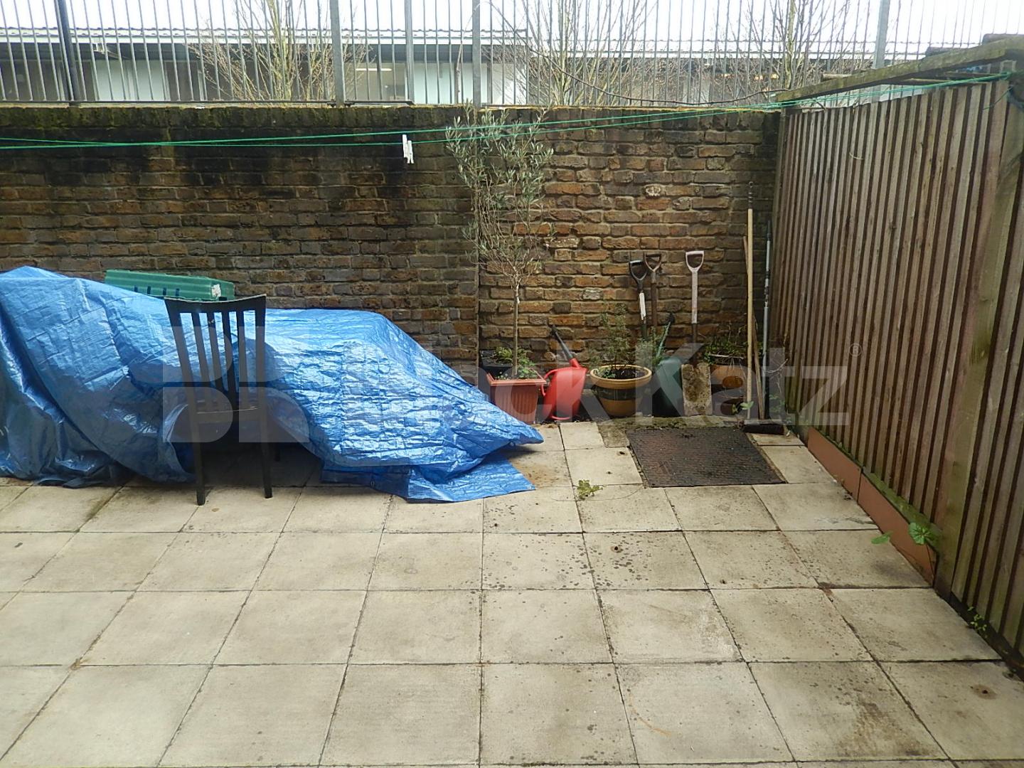 			NEW INSTRUCTION, 2 Bedroom, 1 bath, 1 reception Flat			 St Ervans Road , Ladbroke Grove/Westbourne Park