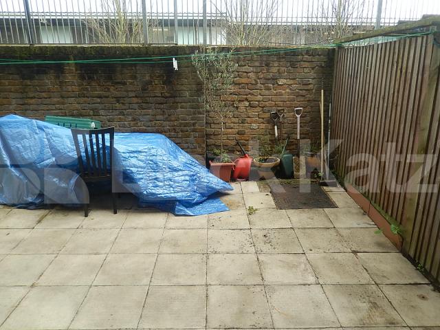 			NEW INSTRUCTION, 2 Bedroom, 1 bath, 1 reception Flat			 St Ervans Road , Ladbroke Grove/Westbourne Park