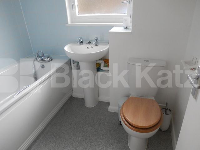 			NEW INSTRUCTION, 2 Bedroom, 1 bath, 1 reception Flat			 St Ervans Road , Ladbroke Grove/Westbourne Park