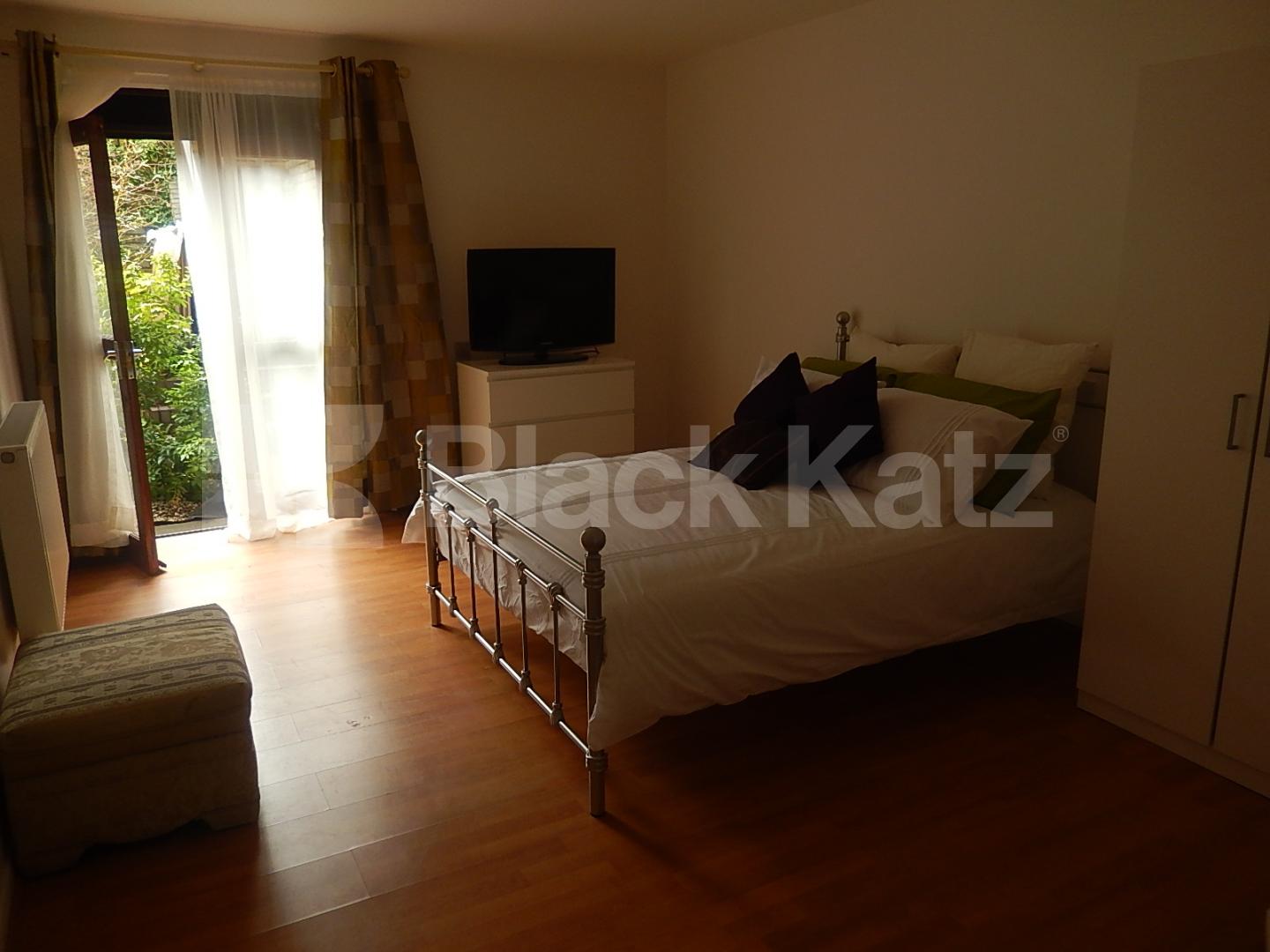 			NEW INSTRUCTION, 2 Bedroom, 1 bath, 1 reception Flat			 St Ervans Road , Ladbroke Grove/Westbourne Park