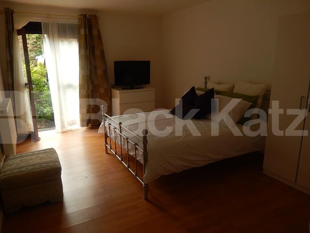 			NEW INSTRUCTION, 2 Bedroom, 1 bath, 1 reception Flat			 St Ervans Road , Ladbroke Grove/Westbourne Park