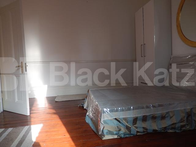 			NEW INSTRUCTION, 2 Bedroom, 1 bath, 1 reception Ground Floor Flat			 Silver Crescent, Gunnersbury/Chiswick