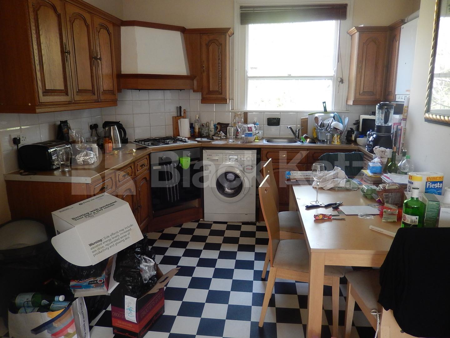 			NEW INSTRUCTION, 3 Bedroom, 1 bath, 1 reception Flat			 Milson Road, Shepherds Bush/Brook Green