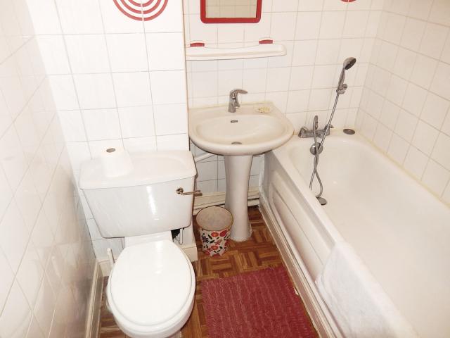 			NEW INSTRUCTION, Studio Apartment, 1 bath, 1 reception Flat			 Sinclair Road, SHEPHERDS BUSH