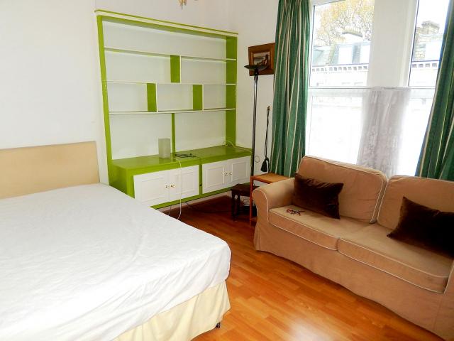 			NEW INSTRUCTION, Studio Apartment, 1 bath, 1 reception Flat			 Sinclair Road, SHEPHERDS BUSH