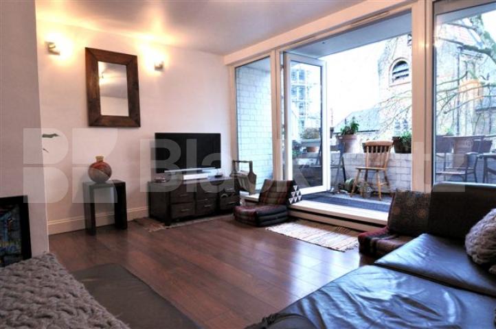 			NEW INSTRUCTION!, 2 Bedroom, 1 bath, 1 reception Flat			 Alexandra Place, ST JOHNS WOOD