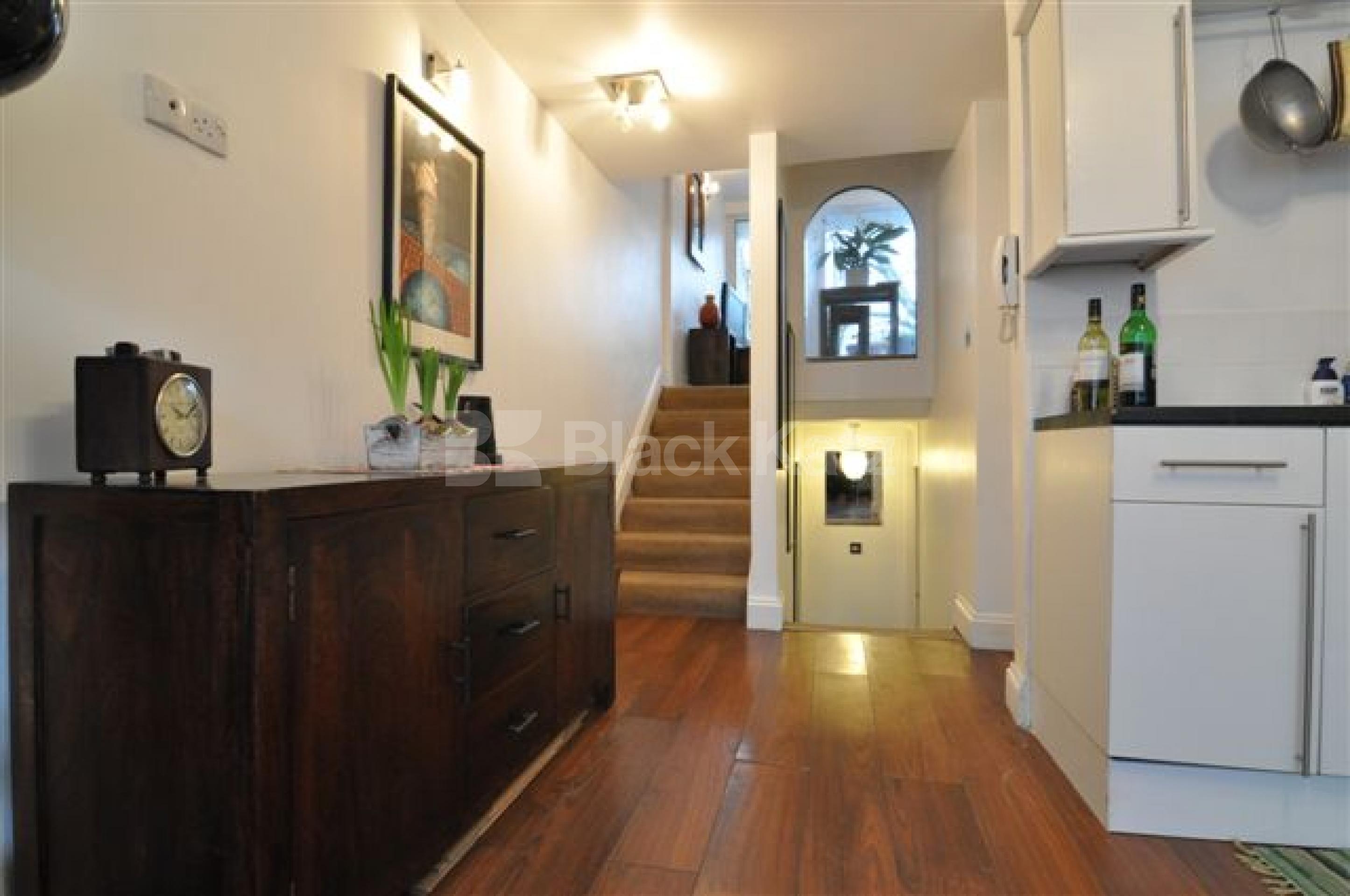 			NEW INSTRUCTION!, 2 Bedroom, 1 bath, 1 reception Flat			 Alexandra Place, ST JOHNS WOOD NW8