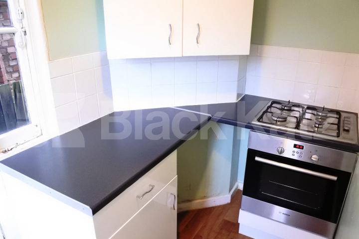 			UNDER FULL REFURBISHMENT, 3 Bedroom, 1 bath, 1 reception Flat			 Alexandra Gardens, Muswell Hill