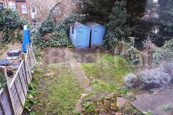 			UNDER FULL REFURBISHMENT, 3 Bedroom, 1 bath, 1 reception Flat			 Alexandra Gardens, Muswell Hill