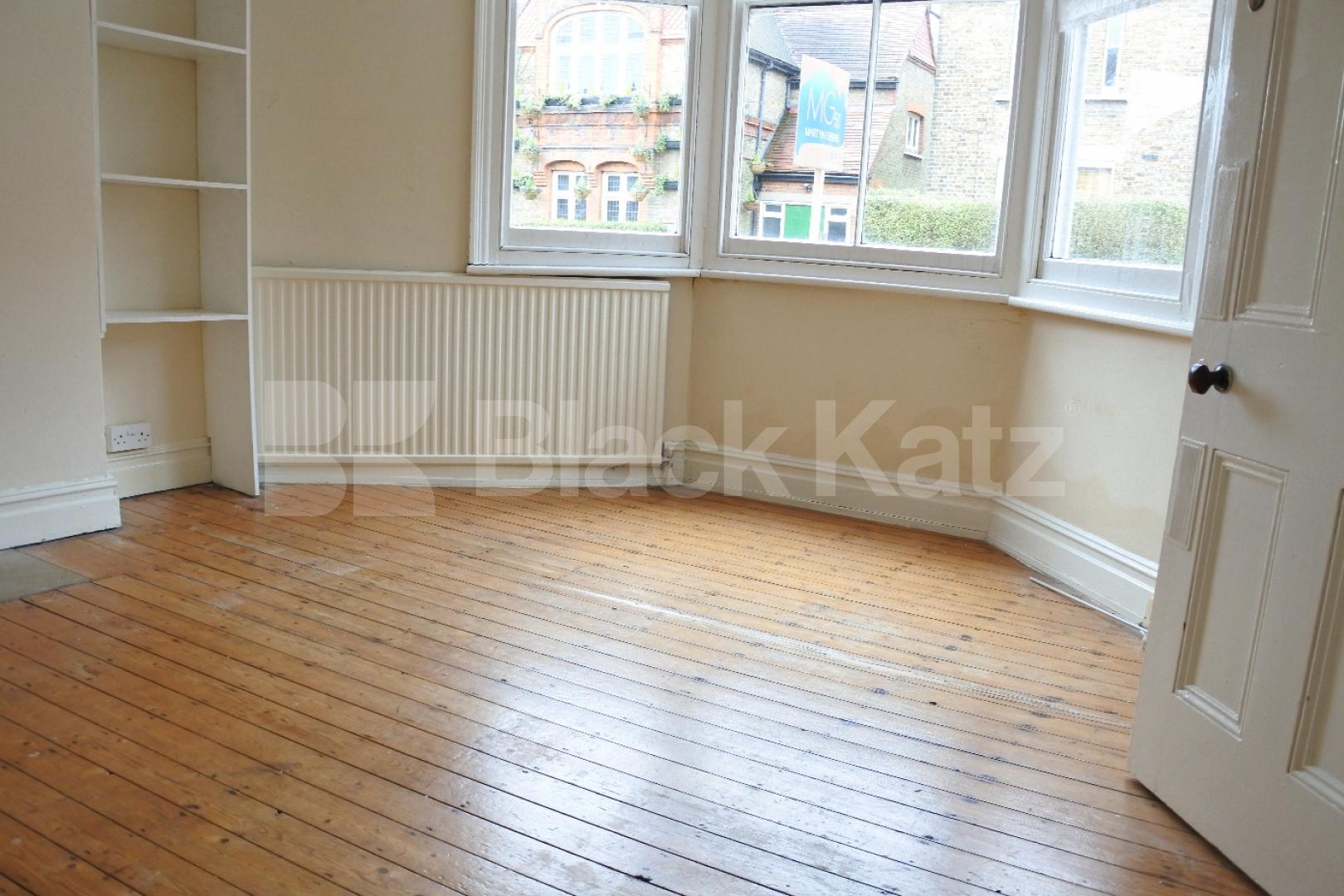 			UNDER FULL REFURBISHMENT, 3 Bedroom, 1 bath, 1 reception Flat			 Alexandra Gardens, Muswell Hill