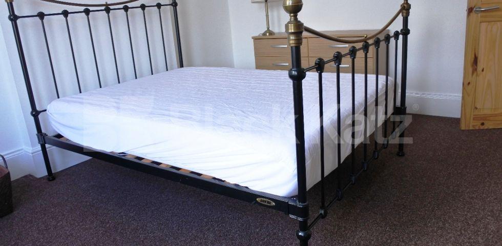 			NEW INSTRUCTION!, 3 Bedroom, 1 bath, 1 reception Flat			 Palmerston Road , Bounds Green