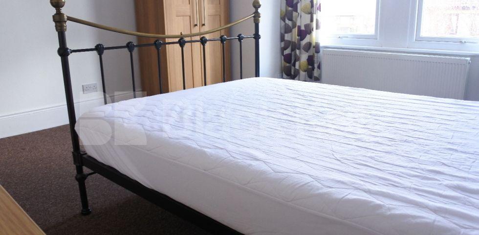 			NEW INSTRUCTION!, 3 Bedroom, 1 bath, 1 reception Flat			 Palmerston Road , Bounds Green