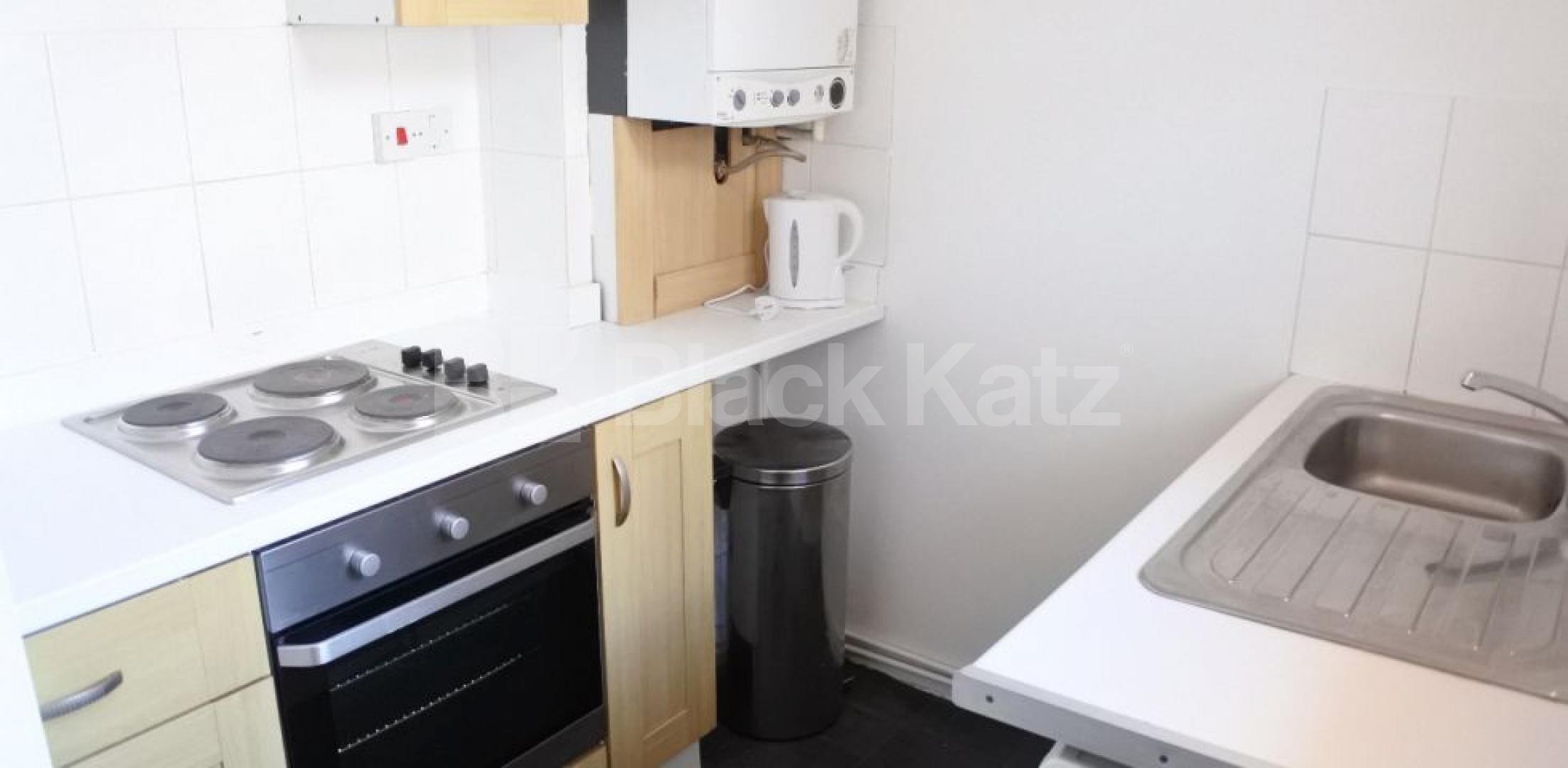 			NEW INSTRUCTION!, 3 Bedroom, 1 bath, 1 reception Flat			 Palmerston Road , Bounds Green