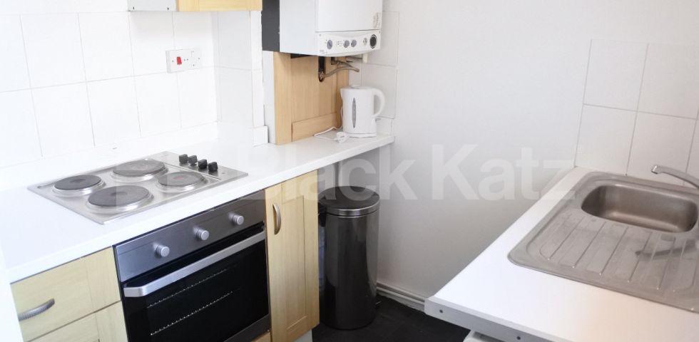 			NEW INSTRUCTION!, 3 Bedroom, 1 bath, 1 reception Flat			 Palmerston Road , Bounds Green