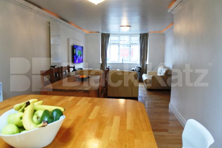 			Inlusive of all bills ! ! !, 4 Bedroom, 1 bath, 1 reception House			 Milton Avenue, High Barnet