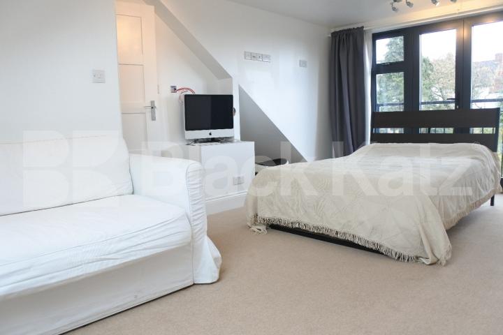 			Inlusive of all bills ! ! !, 4 Bedroom, 1 bath, 1 reception House			 Milton Avenue, High Barnet