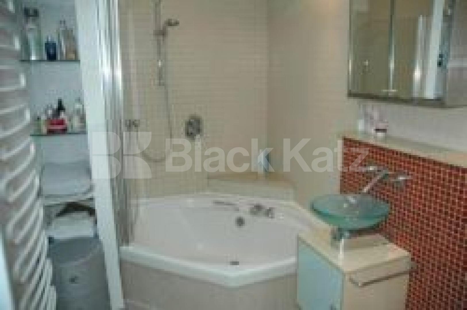 			HIGHLY UNIQUE, 1 Bedroom, 1 bath, 1 reception Flat			 The Old Stables, BOUNDS GREEN N22