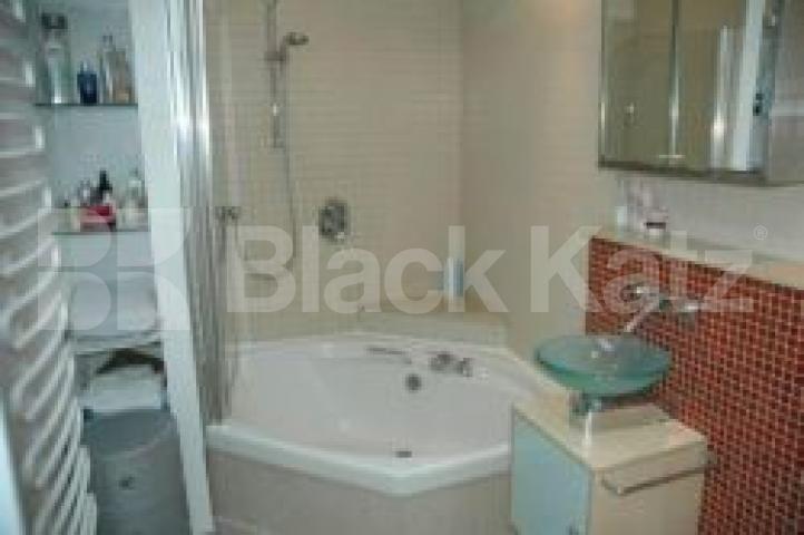 			HIGHLY UNIQUE, 1 Bedroom, 1 bath, 1 reception Flat			 The Old Stables, BOUNDS GREEN N22