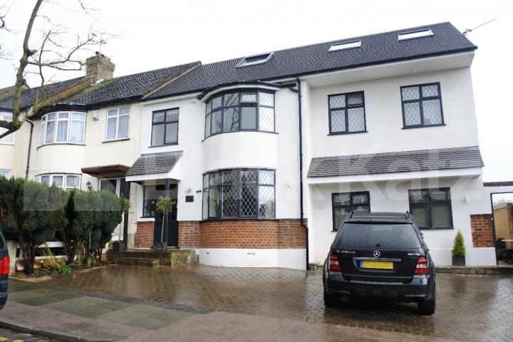 			Inlusive of all bills ! ! !, 4 Bedroom, 1 bath, 1 reception House			 Milton Avenue, High Barnet